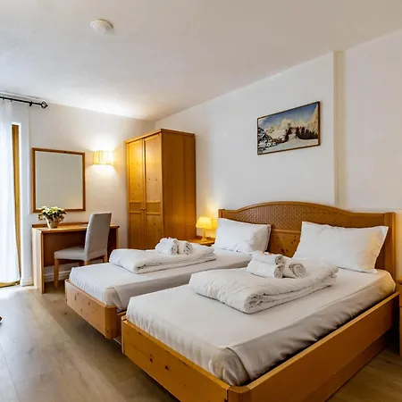 Grizzly Hotell Folgaria